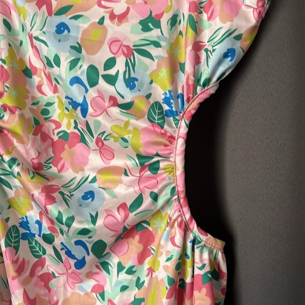 Silky spring dress - Picture 2 of 5